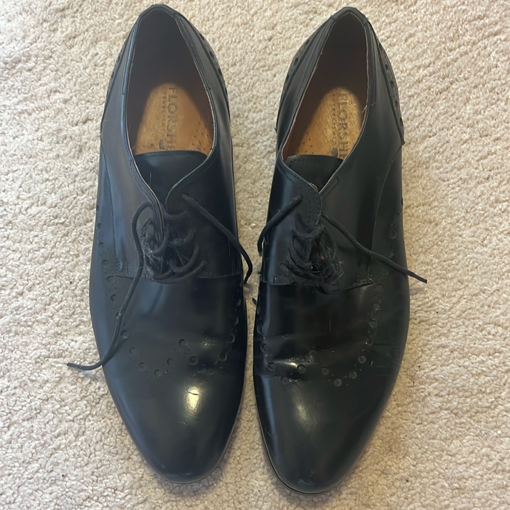 Florsheim black shoes size 9. Bought in Sydney Australia